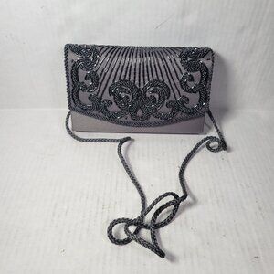 La Regale Handmade Beaded Evening Clutch Bag With Chain Strap & Snap Closure